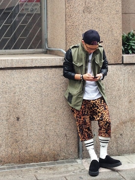 「JOYRICH」｜「アイテム（ミリタリージャケット）」を使った、DJ Mykal a.k.a.林哲儀さん（メンズ・174cm）の春コーディネート