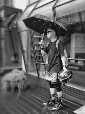 「REMIX（リミックス）のアイテム」を使った、DJ Mykal a.k.a.林哲儀さん（メンズ・174cm）の春コーディネート