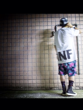 「DRKSHDW by RICK OWENS（ダークシャドウ バイ リックオウエンス）のアイテム（シューズ）」を使った、DJ Mykal a.k.a.林哲儀さん（メンズ・174cm）の夏コーディネート