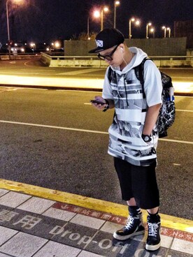 「PROVIDERのアイテム」を使った、DJ Mykal a.k.a.林哲儀さん（メンズ・174cm）の秋コーディネート