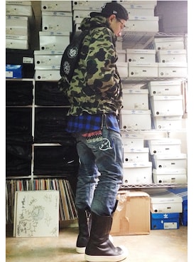 「A BATHING APE（アベイシングエイプ）のアイテム（ジャケット/アウター）」を使った、DJ Mykal a.k.a.林哲儀さん（メンズ・174cm）の冬コーディネート