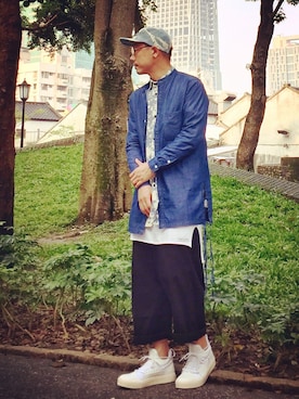 「plain-me（プレインミー）のアイテム」を使った、DJ Mykal a.k.a.林哲儀さん（メンズ・174cm）の春コーディネート