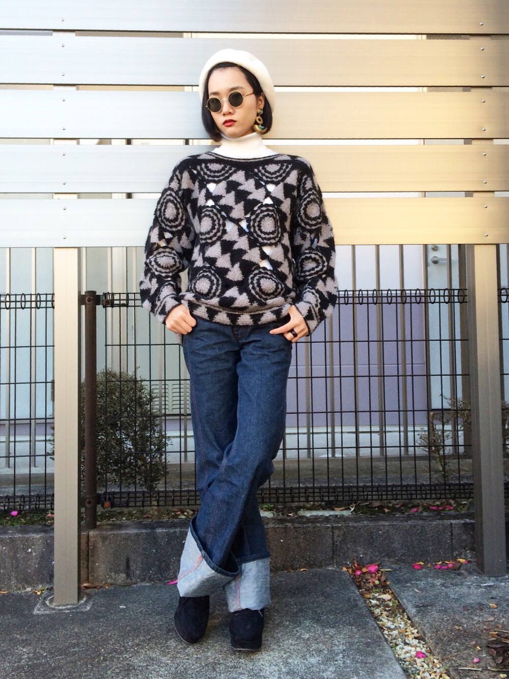 「古着、used、ジーンズ、タートルネックニット、パンツスタイル、冬、冬コーデ」｜「usedのアイテム（ニット/セーター、グレー系）」を使った、▼ucaさん（レディース・158cm）の冬コーディネートの1枚目の写真
