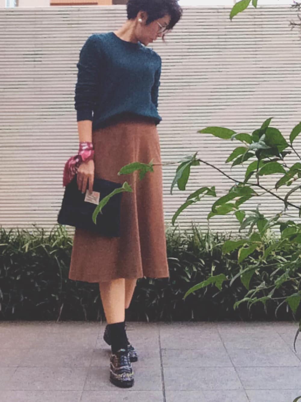 「ユニクロ、ユニクロコーデ、プチプラ、プチプラコーデ、めがね、ケーブルニット」｜「petite robe noireのアイテム（イヤリング、ホワイト系）」を使った、JJさん（レディース・165cm）の秋コーディネートの1枚目の写真