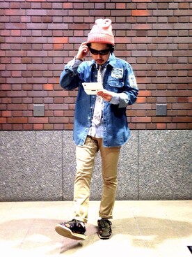 ベージュのチノパン のメンズ人気ファッションコーディネート 髪型 ボウズ Wear