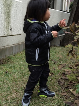 「アイテム（ナイロンジャケット）」を使った、朔さん（キッズ・100cm）の秋コーディネート