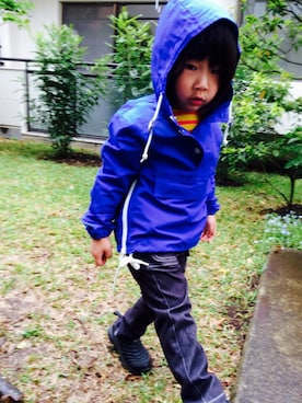 「アイテム（マウンテンパーカー、ブルー系）」を使った、朔さん（キッズ・100cm）の春コーディネート
