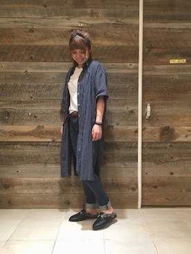 「アイテム（シャツワンピース）」を使った、宮本春菜さん（レディース・159cm・20代）の秋コーディネート