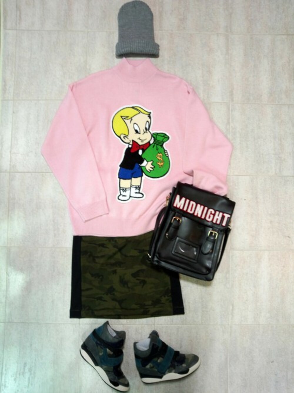 Red earth raff marketさんの「Richie Rich Highneck Crew（JOYRICH）」を使ったコーディネート