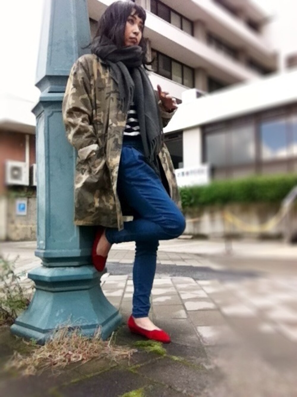 「マフラーぐるぐる、オーバーサイズ、カモフラ、柄×柄、オンザ眉毛、Pachilで撮ってみた、Pachil隊‼︎、プチプラ、プチプラコーデ」｜「Pachil WEAR LIMITEDのMeoSnap Pachil WEAR LIMITED／パチる WEAR限定版（スマホグッズ、ブラック系）」を使った、AZUさん（レディース・160cm）の秋コーディネートの1枚目の写真