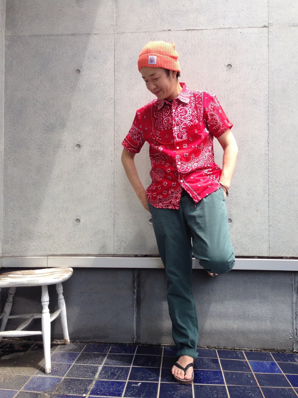 「WHIZ LIMITED、BEDWIN & THE HEARTBREAKERS、BALABUSHKA、半袖シャツ」｜「WHIZLIMITEDのMUSK PANTS（その他パンツ、グリーン系）」を使った、TORIさん（メンズ・168cm）の春コーディネートの1枚目の写真