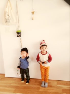 「GAP（ギャップ）のアイテム（Tシャツ/カットソー、ブラック系）」を使った、kankanさん（キッズ・100cm）の冬コーディネート