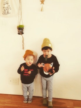 「GLOBAL WORK（グローバルワーク）のアイテム（ニット/セーター、ブルー系）」を使った、kankanさん（キッズ・100cm）の冬コーディネート