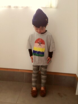 「韓国子供服のアイテム（Tシャツ/カットソー、グレー系）」を使った、kankanさん（キッズ・100cm）の春コーディネート