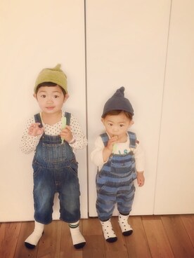 「サンキのアイテム（サロペット/オーバーオール、ブルー系）」を使った、kankanさん（キッズ・100cm）の春コーディネート