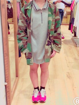 「NEW BALANCE（ニューバランス）のアイテム（スニーカー、レッド系）」を使った、mayuさん（レディース・155cm）の春コーディネート