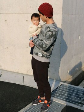 「Abercrombie&Fitch（アバークロンビーアンドフィッチ）のアイテム（スウェット）」を使った、Rima&Aoi papaさん（メンズ・170cm）の冬コーディネート