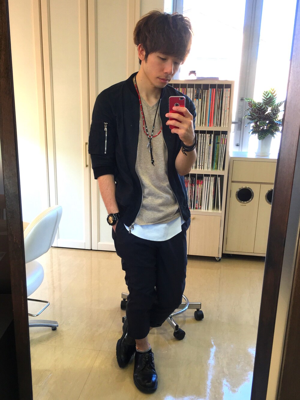 「秋コーデ、ベージュ、シンプル、キレイめ」｜「koeの杢スラブポケットTシャツ（Tシャツ/カットソー、ベージュ系）」を使った、mokaさん（メンズ・176cm）の秋コーディネートの1枚目の写真