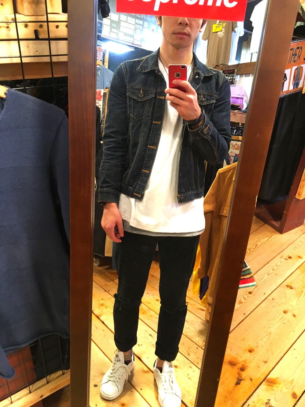 「シンプル、デニムジャケット、ダメージ」｜「GUのアイテム（その他パンツ、ブラック系）」を使った、mokaさん（メンズ・176cm）の秋コーディネートの1枚目の写真