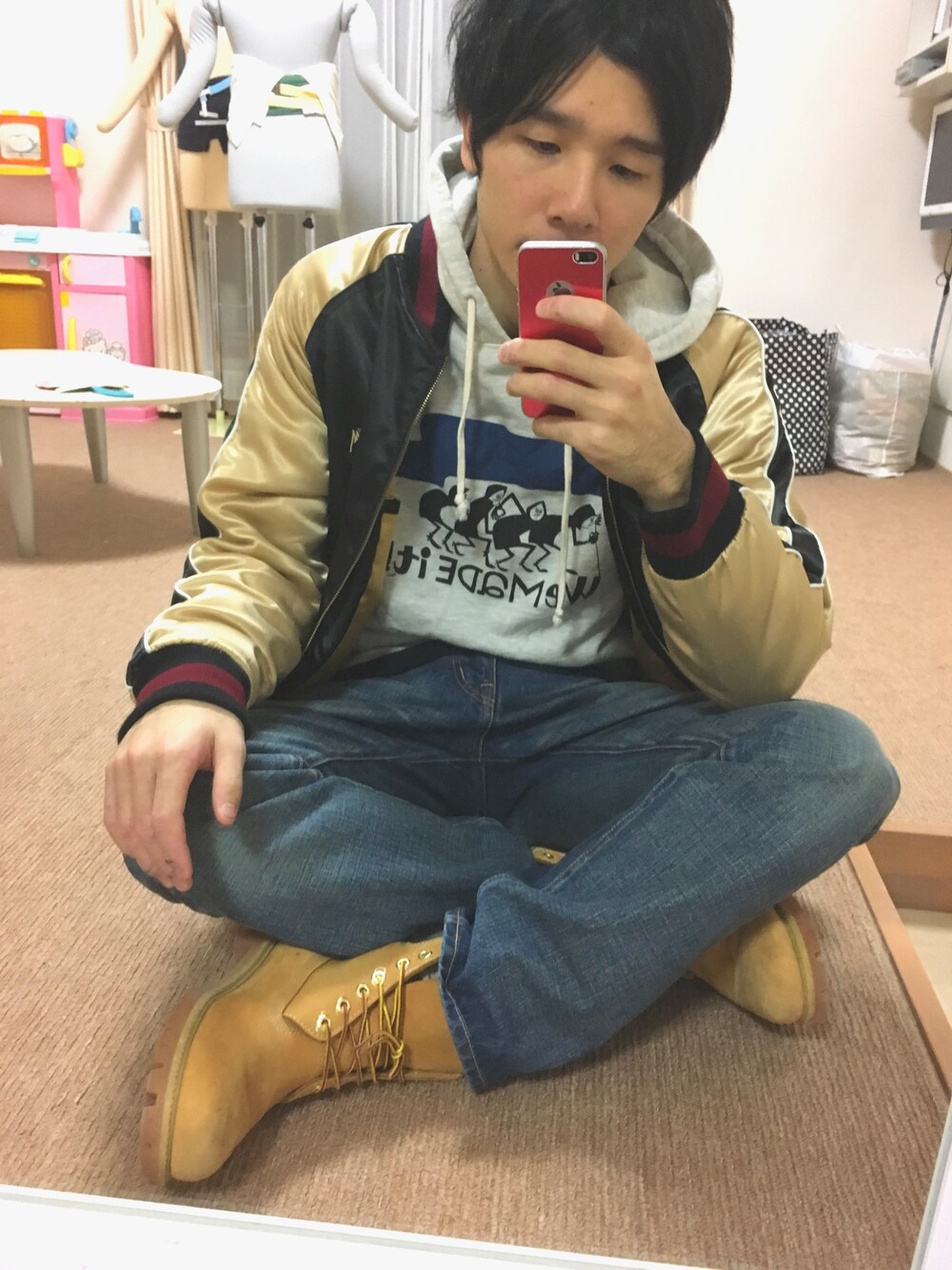 「休日スタイル、パーカー、ラフ、デニム」｜「Cut-Rateのアイテム（デニムパンツ、ブルー系）」を使った、mokaさん（メンズ・176cm）の秋コーディネートの1枚目の写真