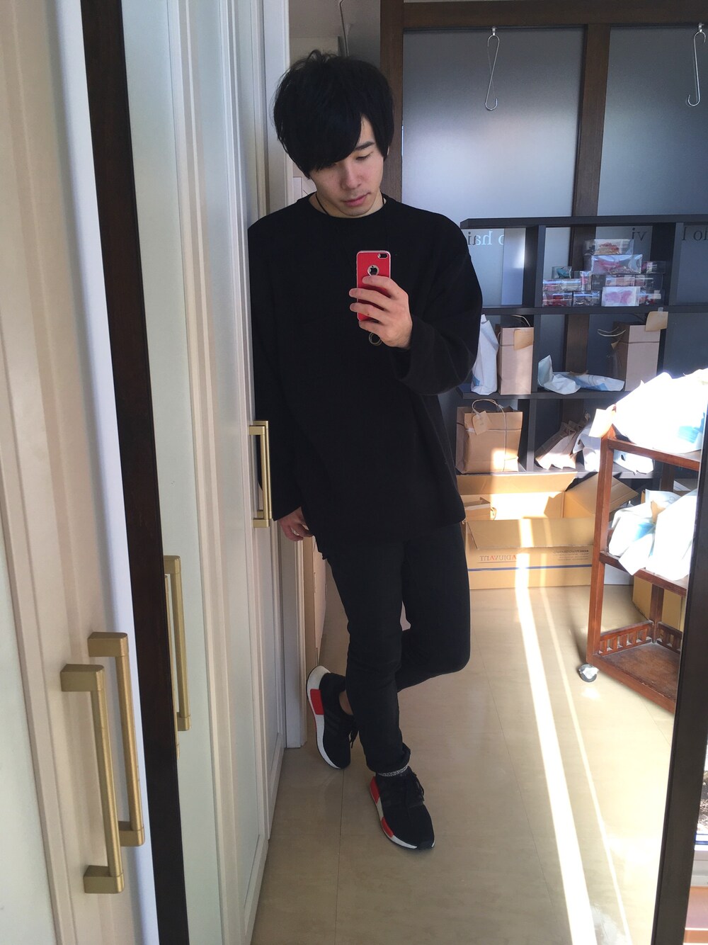 「GU、adidas、オールブラック」｜「GUのアイテム（ニット/セーター、ブラック系）」を使った、mokaさん（メンズ・176cm）の秋コーディネートの1枚目の写真