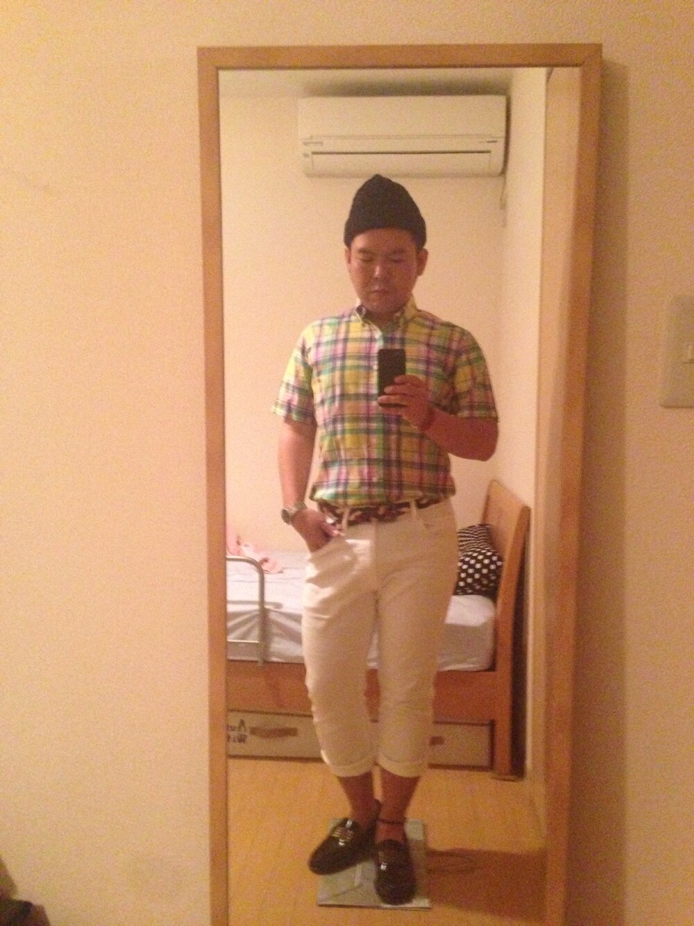 「プレッピー、UNIQLO、タックイン、KIJIMA TAKAYUKI、白パンツ、CAMINANDO、Hamilton、Nepenthes」｜「RALPH LAURENのチェックBD半袖シャツ（シャツ/ブラウス、イエロー系）」を使った、John Lemonさん（メンズ・165cm）の夏コーディネートの1枚目の写真
