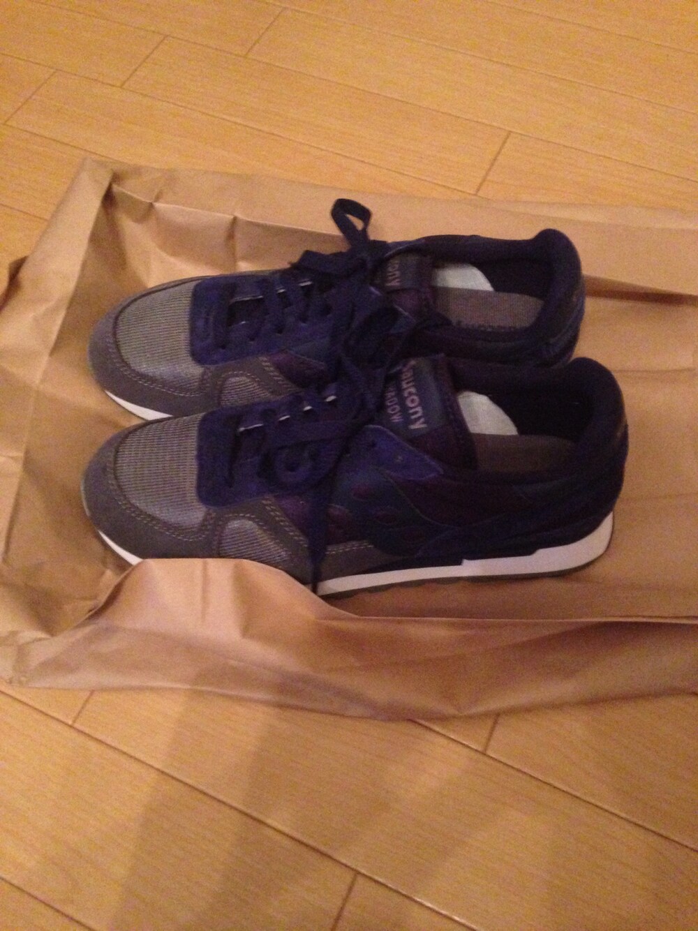 「復興、応援、サッカニー、負けるな日本」｜「SauconyのSHADOW（スニーカー、ブルー系）」を使った、John Lemonさん（メンズ・165cm）の夏コーディネートの1枚目の写真