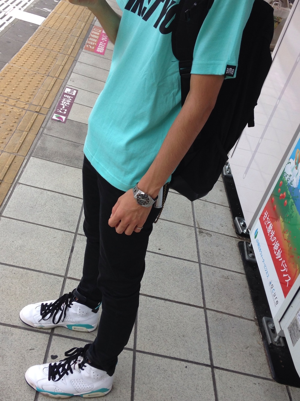 「NIKE、Nike air jordan、nike jordan、AIR JORDAN、jordan6、tiffanyblue、KIKSTYO、kiks Tyo」｜「NIKEのMIKE air jordan6
（スニーカー、ホワイト系）」を使った、アンナさん（メンズ・165cm）の夏コーディネートの1枚目の写真