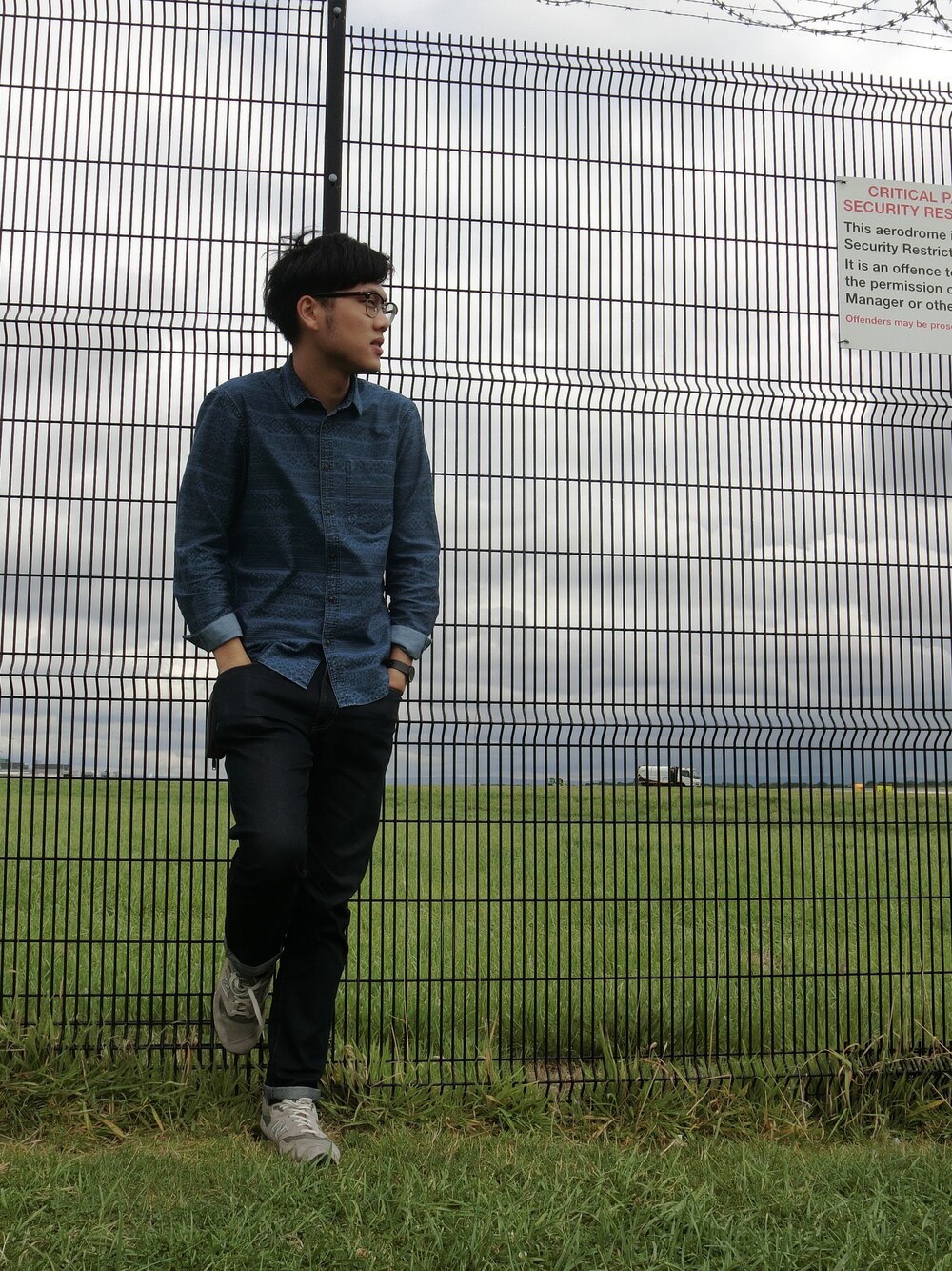 「primark、UNIQLO MIX、new balance 998br」｜「UNIQLOのNavy skinny denim （デニムパンツ、その他）」を使った、jasonwong112さん（メンズ・180cm）の夏コーディネートの1枚目の写真