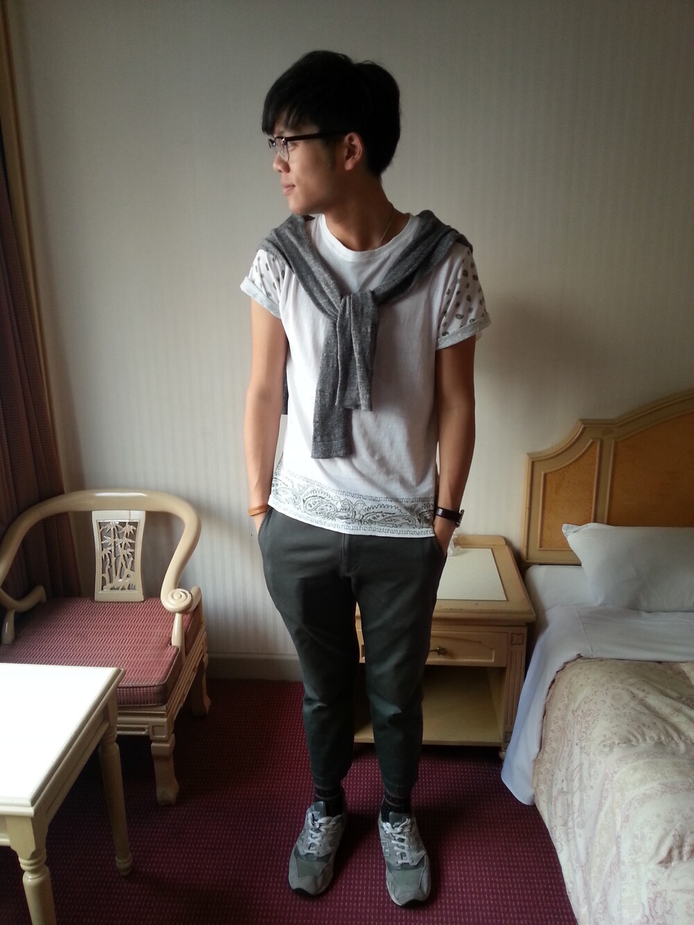 「New Balance、UNIQLO、hk、hkboy、hkwear」｜「New Balance 998（スニーカー、グレー系）」を使った、jasonwong112さん（メンズ・180cm）の秋コーディネートの1枚目の写真