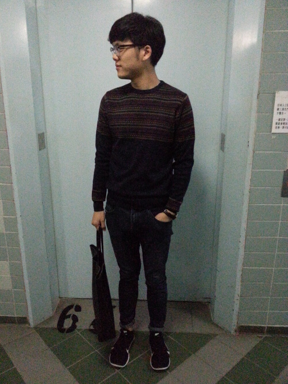 「NIKE、primark、hk、hkboy、hkwear、flyknit4」｜「NIKE SPORTSWEARのNike Fly Knit 4.0（スニーカー、ブラック系）」を使った、jasonwong112さん（メンズ・180cm）の冬コーディネートの1枚目の写真