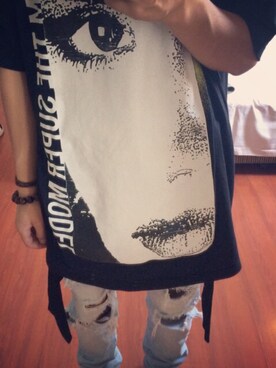 「JOYRICH（ジョイリッチ）のアイテム（Tシャツ/カットソー、ブラック系）」を使った、JiangShaoDong__loserさん（メンズ・178cm）の夏コーディネート
