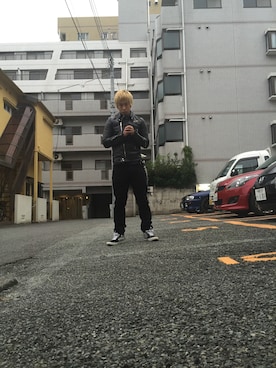 「金髪」｜「アイテム（ライダースジャケット）」を使った、kazutakaさん（メンズ・173cm）の秋コーディネート