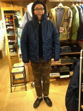 「MANASTASH（マナスタッシュ）のアイテム（マウンテンパーカー）」を使った、日下部氏さん（メンズ・180cm）の秋コーディネート