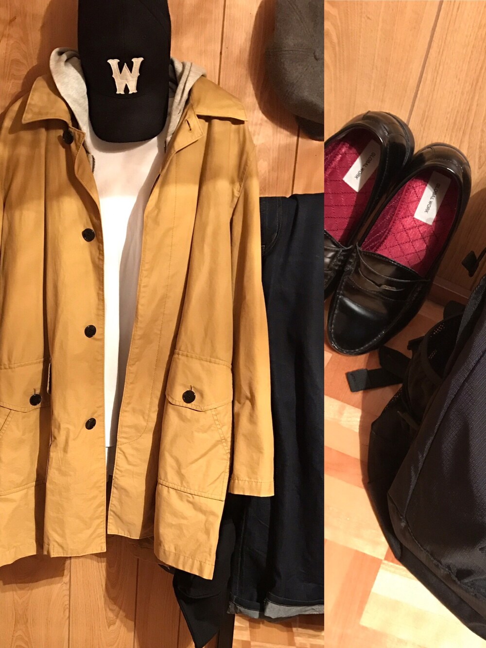 「GAPのアイテム（ステンカラーコート、ベージュ系）」を使った、マルコさん（メンズ・165cm）の秋コーディネートの1枚目の写真