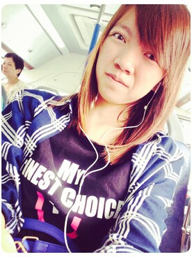 莊佳妮さんのコーディネート