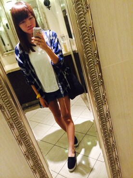 莊佳妮さんのコーディネート