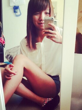 莊佳妮さんのコーディネート