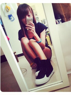 莊佳妮さんのコーディネート