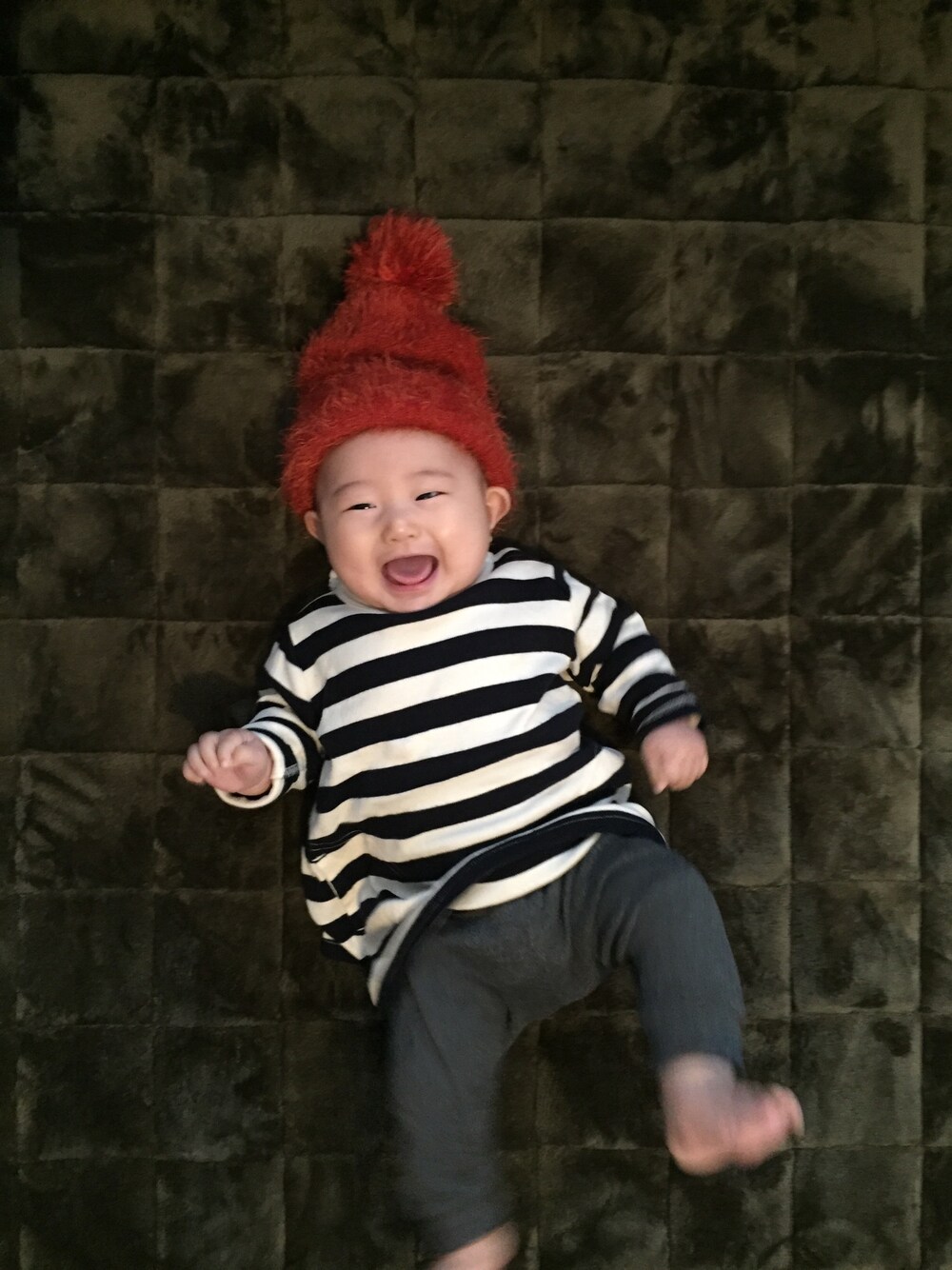 「０歳、赤ちゃん、５ヶ月、baby、ニット帽、ボーダー、男の子」｜「MARKEY'Sのアイテム（ニットキャップ/ビーニー、レッド系）」を使った、ちーばちゃんさん（キッズ・60cm）の秋コーディネートの1枚目の写真