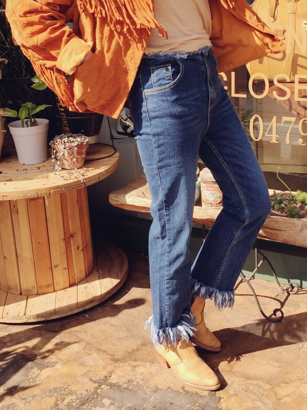 「maneuverのアイテム（デニムパンツ、ブルー系）」を使った、maneuverさん（レディース・160cm）の秋コーディネートの1枚目の写真