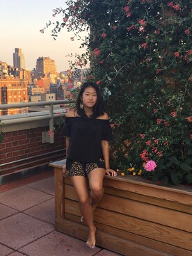 「URBAN OUTFITTERS（アーバンアウトフィッターズ）のアイテム（スカート）」を使った、Grace Yehさん（レディース・155cm）の秋コーディネート