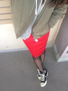 「CONVERSE（コンバース）のアイテム（スニーカー、ブラック系）」を使った、가영 がよん◡̈⃝さん（レディース・161cm）の冬コーディネート