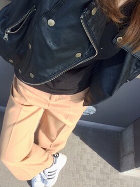 「GU（ジーユー）のアイテム（その他パンツ、ベージュ系）」を使った、가영 がよん◡̈⃝さん（レディース・161cm）の秋コーディネート