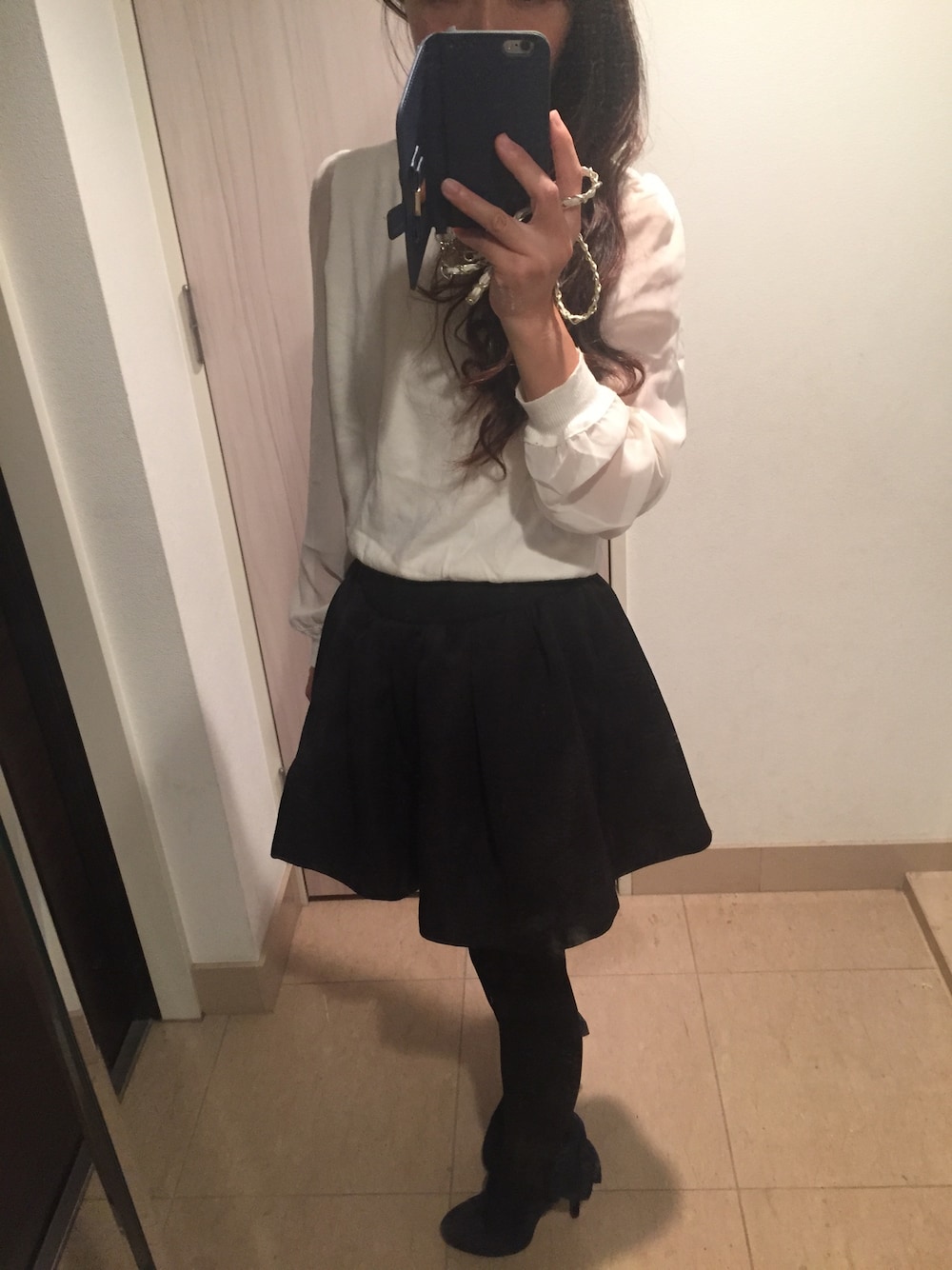 「リボン、ボリュームスカート、シースルー」｜「toccoのアイテム（トップス、ホワイト系）」を使った、さゆゆさん（レディース・155cm）の秋コーディネートの1枚目の写真