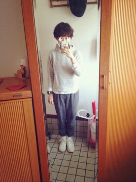 「白いスニーカー」｜「アイテム（スラックス）」を使った、まゆさん（レディース・157cm）の冬コーディネート
