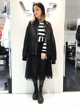 「L.H.P（エルエイチピー）のアイテム（MA-1）」を使った、Hikaru Shimizuさん（レディース・165cm）の冬コーディネート