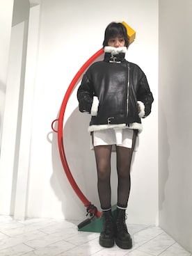 「Chica（チカ）のアイテム（ジャケット/アウター）」を使った、Hikaru Shimizuさん（レディース・165cm）の秋コーディネート
