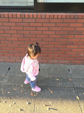 「babyGAP（babyGAP）のアイテム（ジャケット/アウター、ピンク系）」を使った、y.tomomiさん（レディース・157cm）の秋コーディネート
