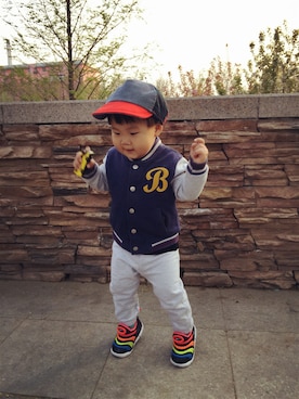 「ZARA KIDSのアイテム（スタジャン）」を使った、JEAN&JOHNさん（キッズ・80cm）の春コーディネート